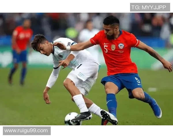 智利与澳大利亚激战正酣双方球员展现精彩表现与战术较量